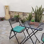 24 Maggio Couette-café Carloforte (Isola di San Pietro)