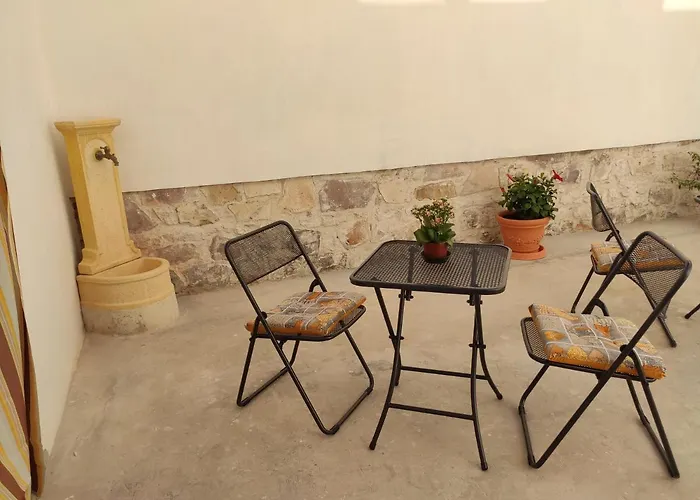 24 Maggio Oda ve Kahvaltı Carloforte (Isola di San Pietro)