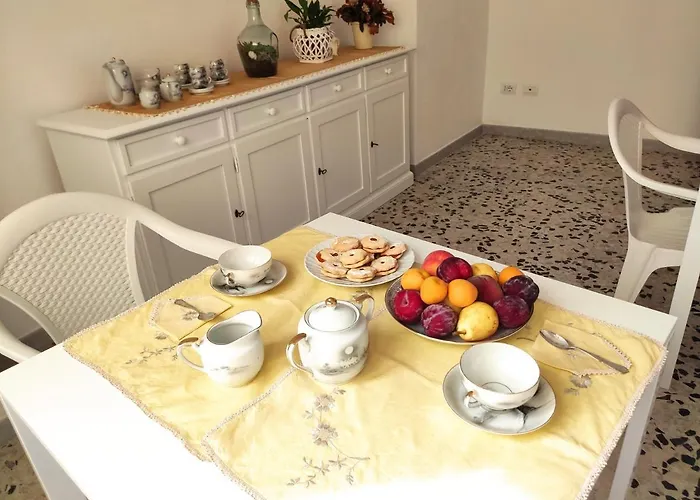 24 Maggio Oda ve Kahvaltı Carloforte (Isola di San Pietro)