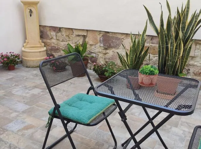 24 Maggio Oda ve Kahvaltı Carloforte (Isola di San Pietro)